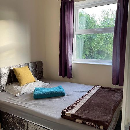 Pc Lodge Kingswood St Preston R1 Bagian luar foto