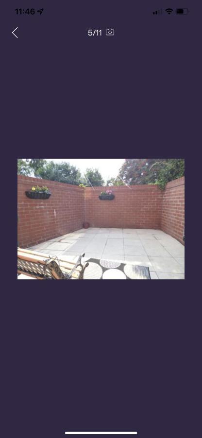 Pc Lodge Kingswood St Preston R1 Bagian luar foto
